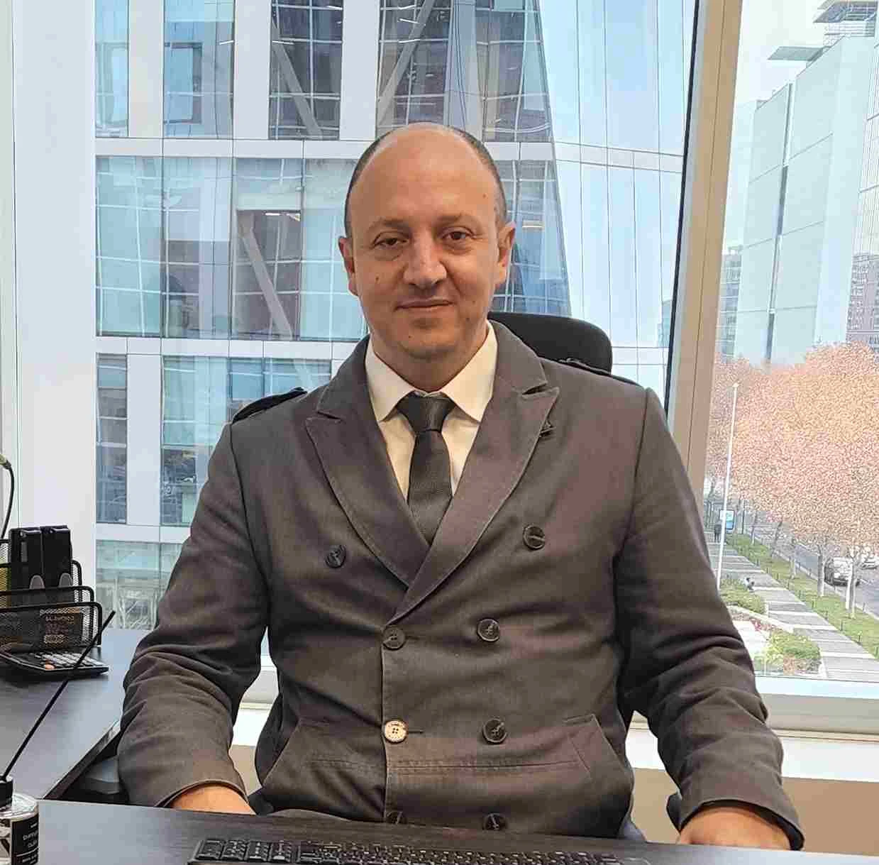 Cristóbal Santelices Estrada · Abogado · Magíster en Derecho Penal · Director Jurídico. Especialista en tráfico y microtráfico de drogas (Ley 20.000) y técnicas especiales (Ley 21.577).